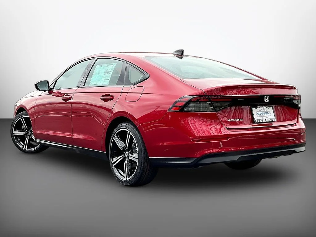 New 2026 Radiant Red Metallic Honda SE image 4