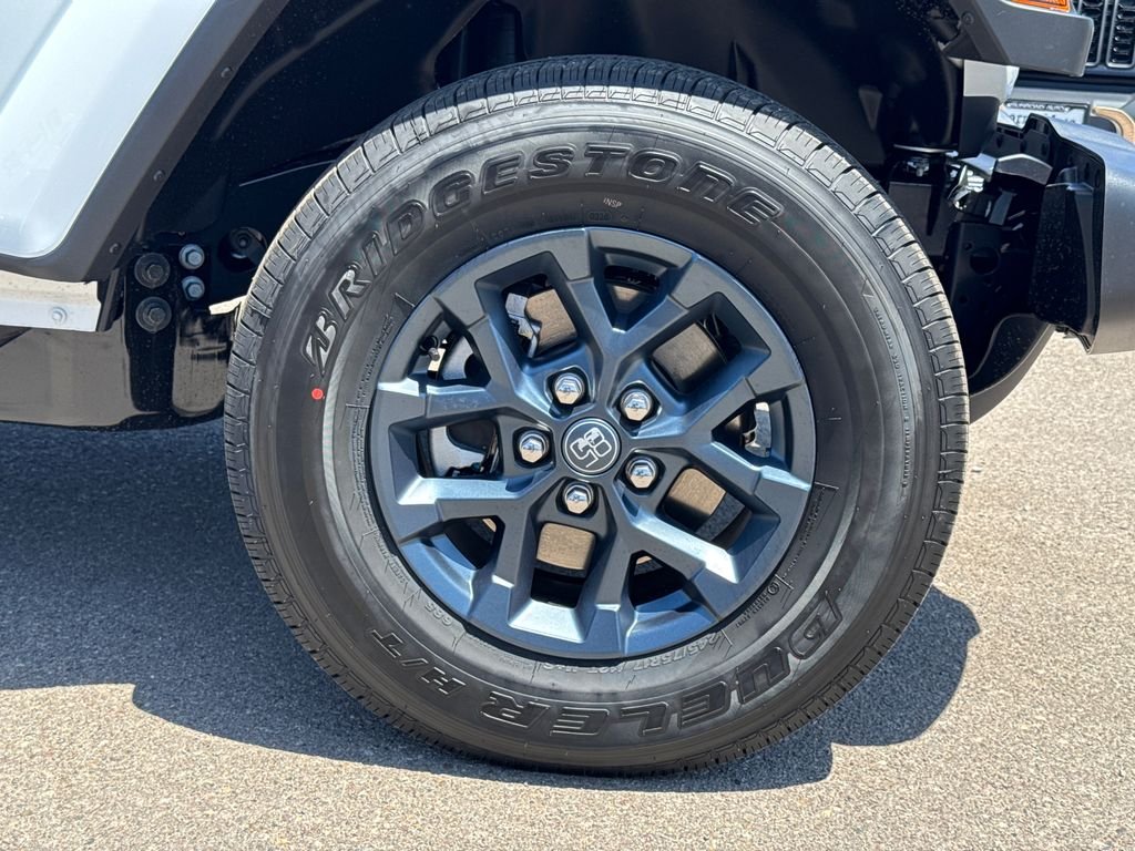 New 2026 Bright White Clear-Coat Exterior Paint Jeep 85th Anniversary Edition image 8