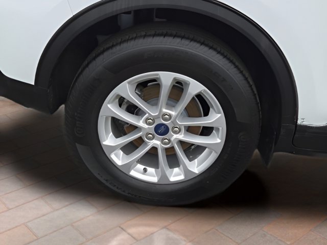 Used 2021 White Ford SE image 4