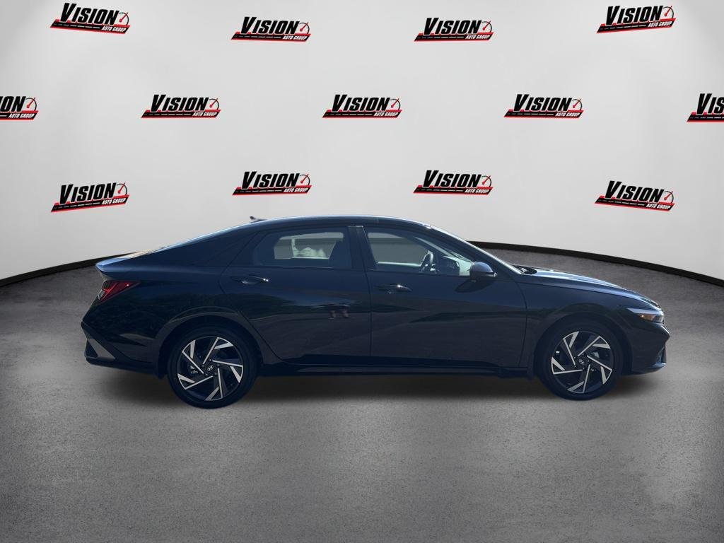 New 2025 Black Hyundai SEL Sport image 4