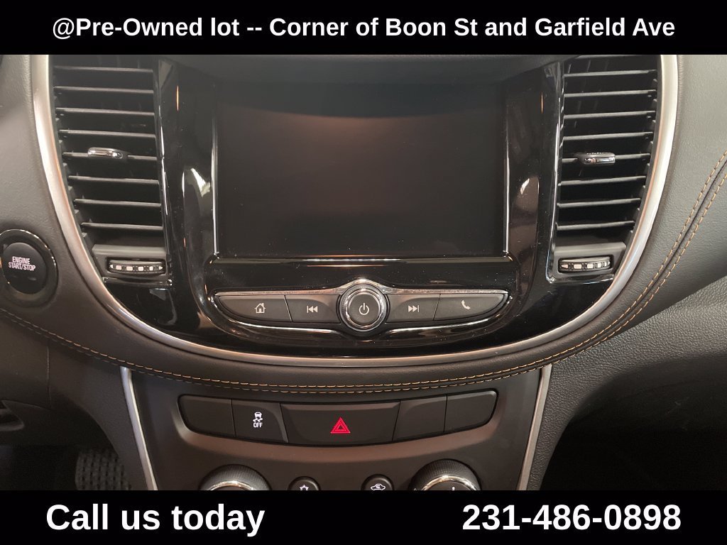 Used 2022 Summit White Chevrolet LT image 22