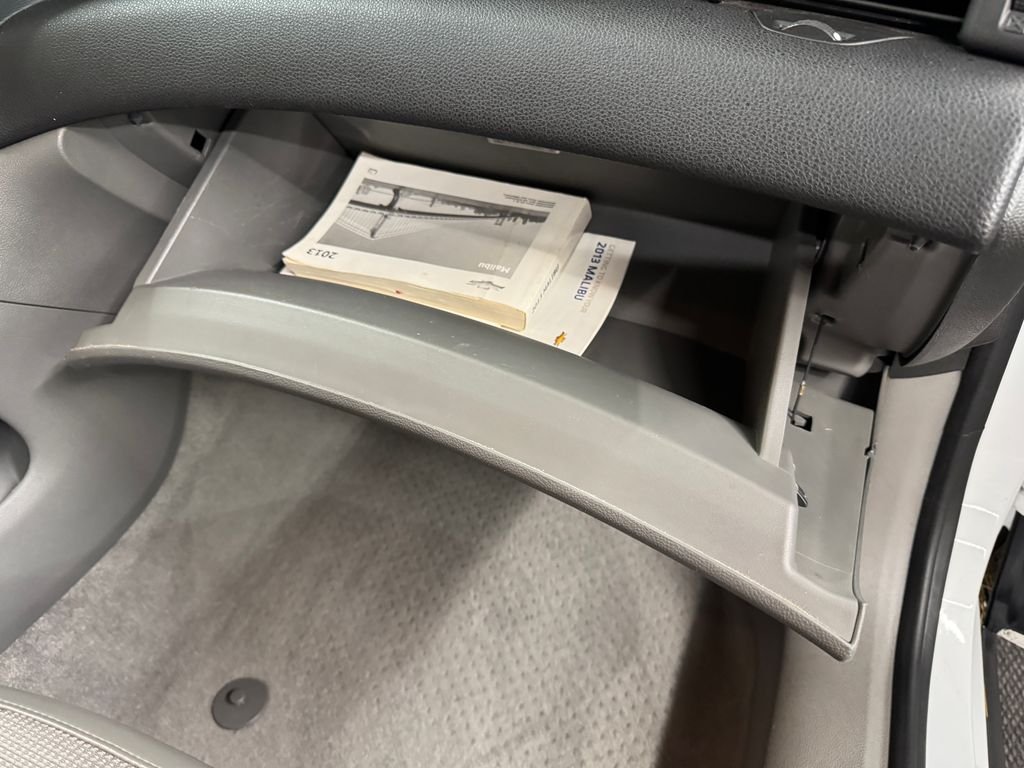Used 2013 Summit White Chevrolet LT image 27