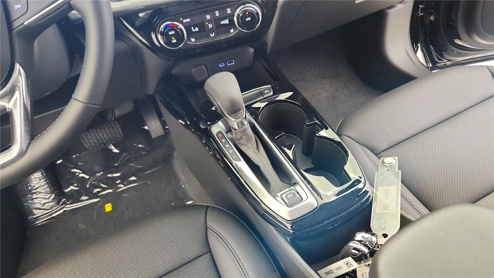 New 2026 Mosaic Black Metallic Chevrolet ACTIV image 25
