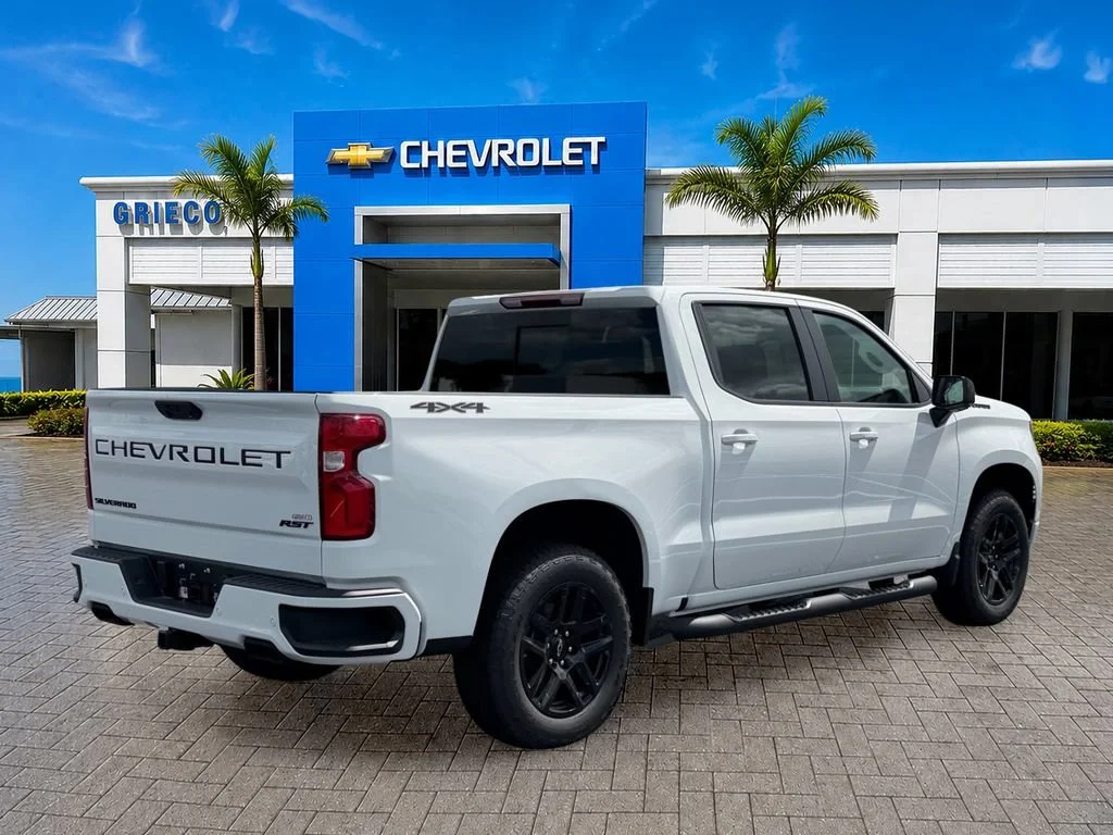 New 2026 Summit White Chevrolet RST image 7