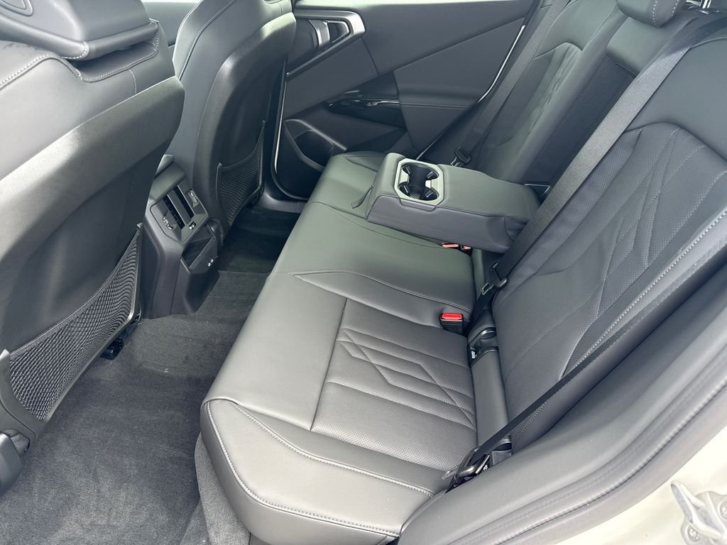 New 2026 Alpine White BMW 30 xDrive image 17