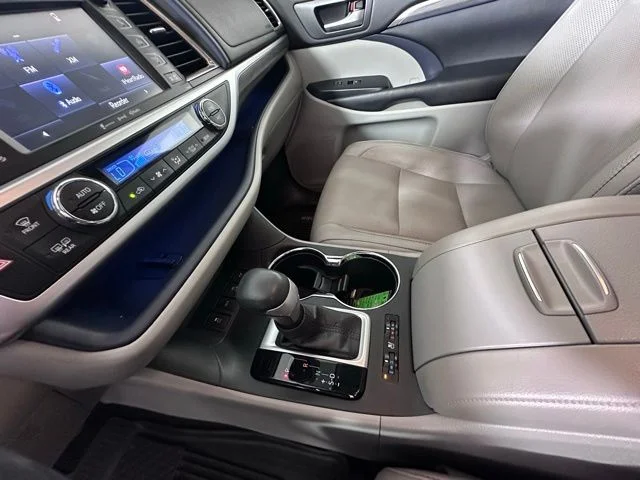 Used 2018 Gray Toyota Limited image 33