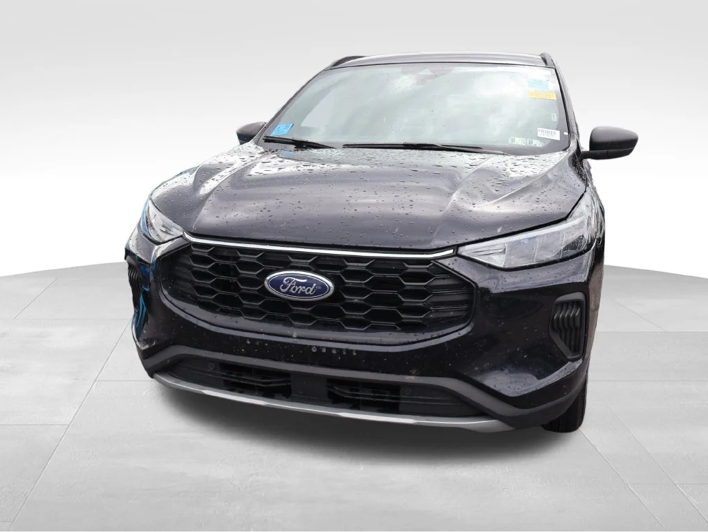 Used 2025 Black Metallic Ford ST-Line image 4
