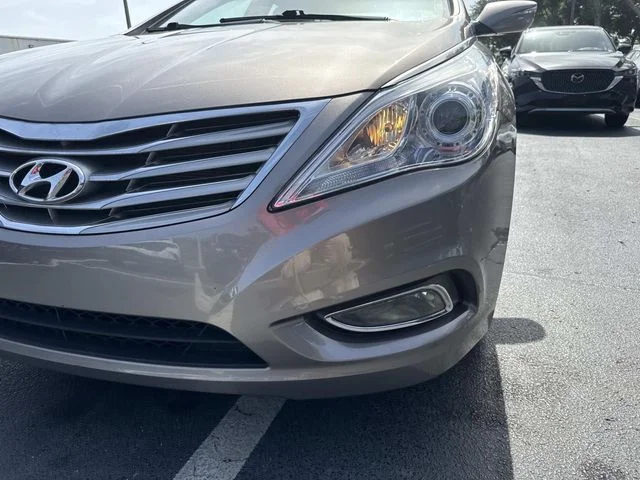 Used 2013 Brown Hyundai Base image 9