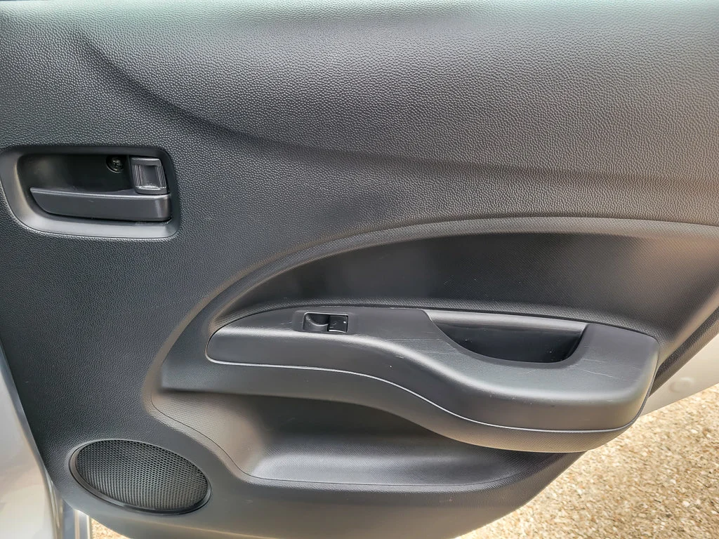 Used 2024 Silver Mitsubishi ES image 19
