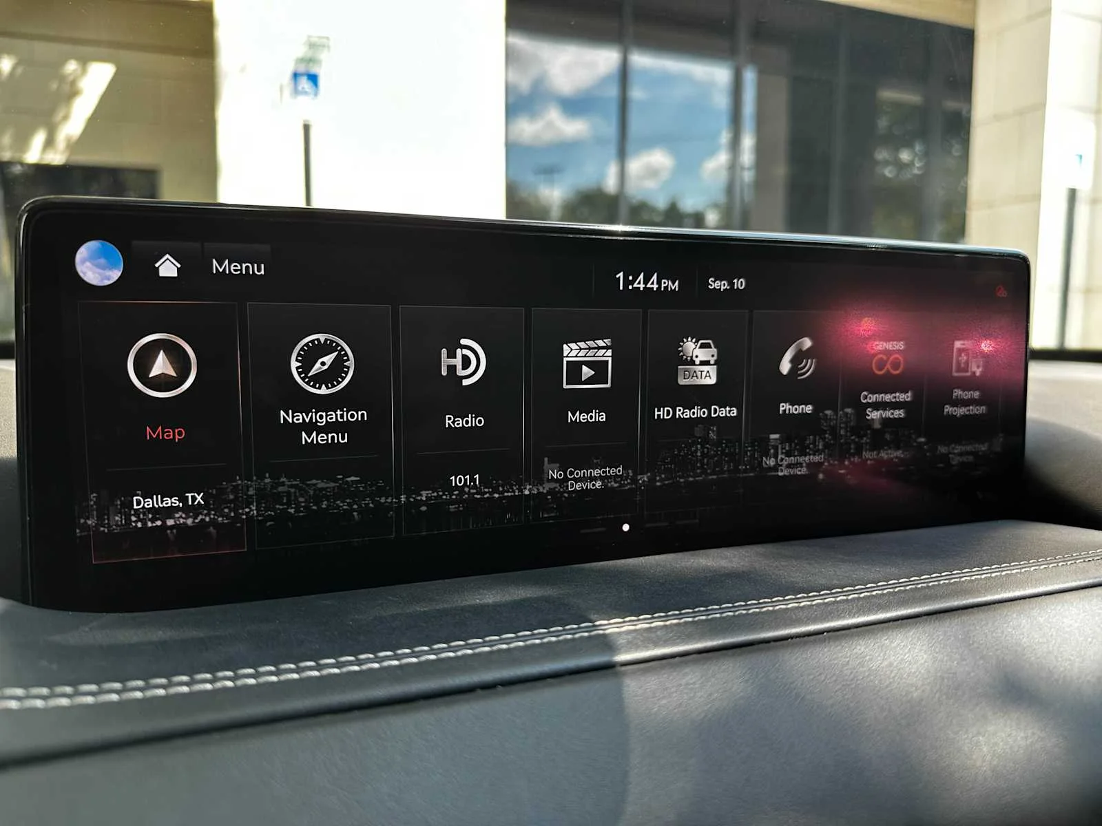 Used 2021  Genesis NA image 11