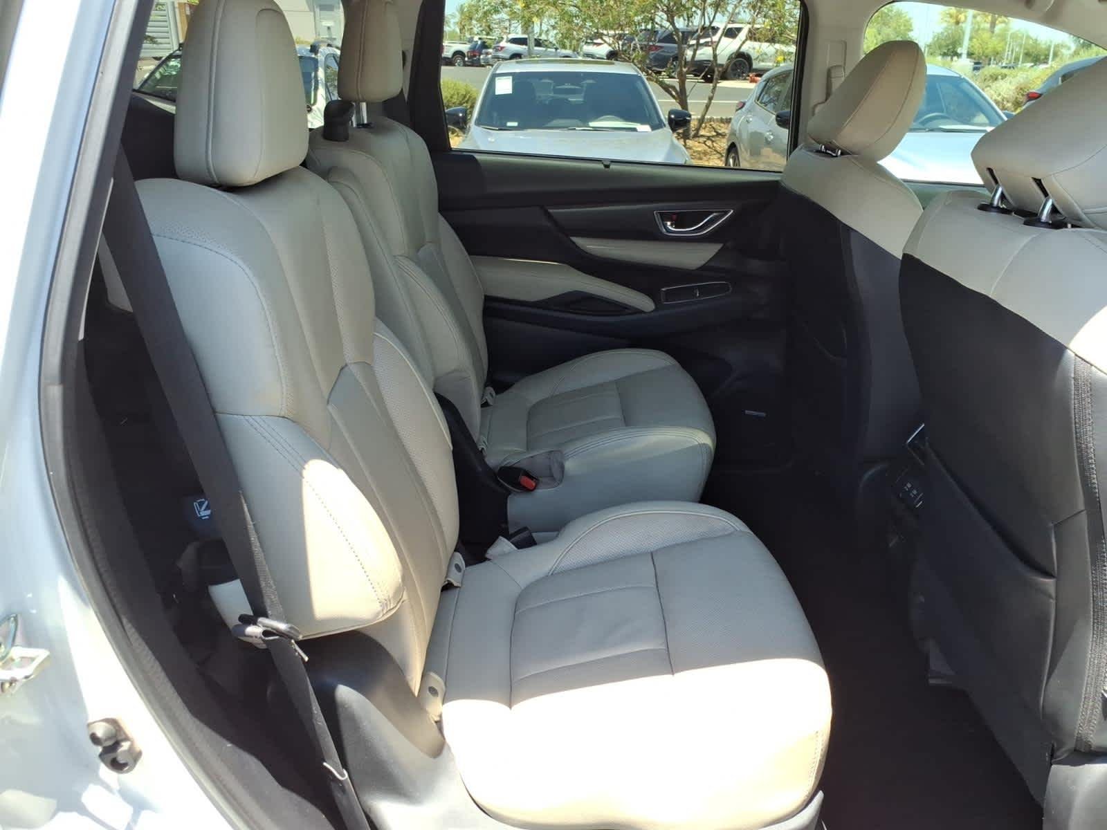 Used 2020 Crystal White Pearl Subaru Limited image 17