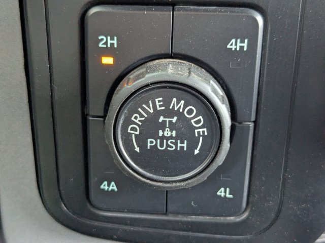 Used 2024 Silver Metallic Ford Lariat image 29