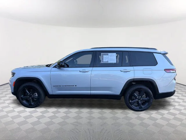 Used 2025 Silver Jeep Limited 4x2 image 8