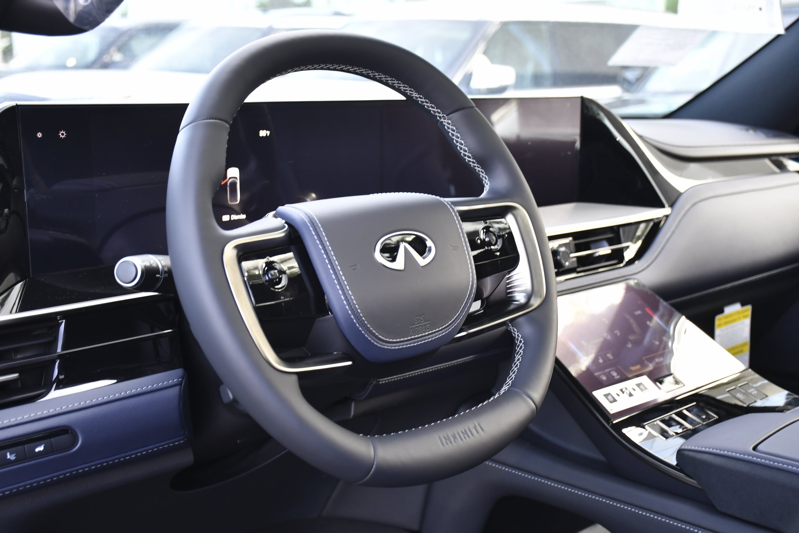 New 2026 2T RADIANT WHIT INFINITI Sport 4WD image 24