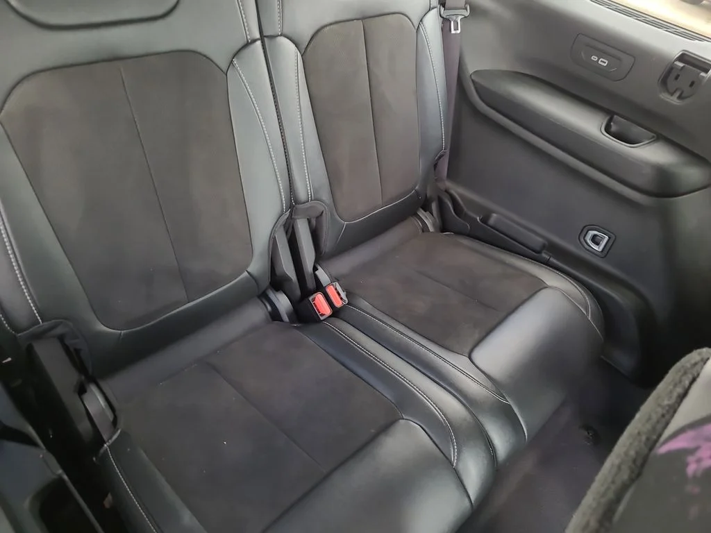 Used 2023 Red Jeep Altitude image 14