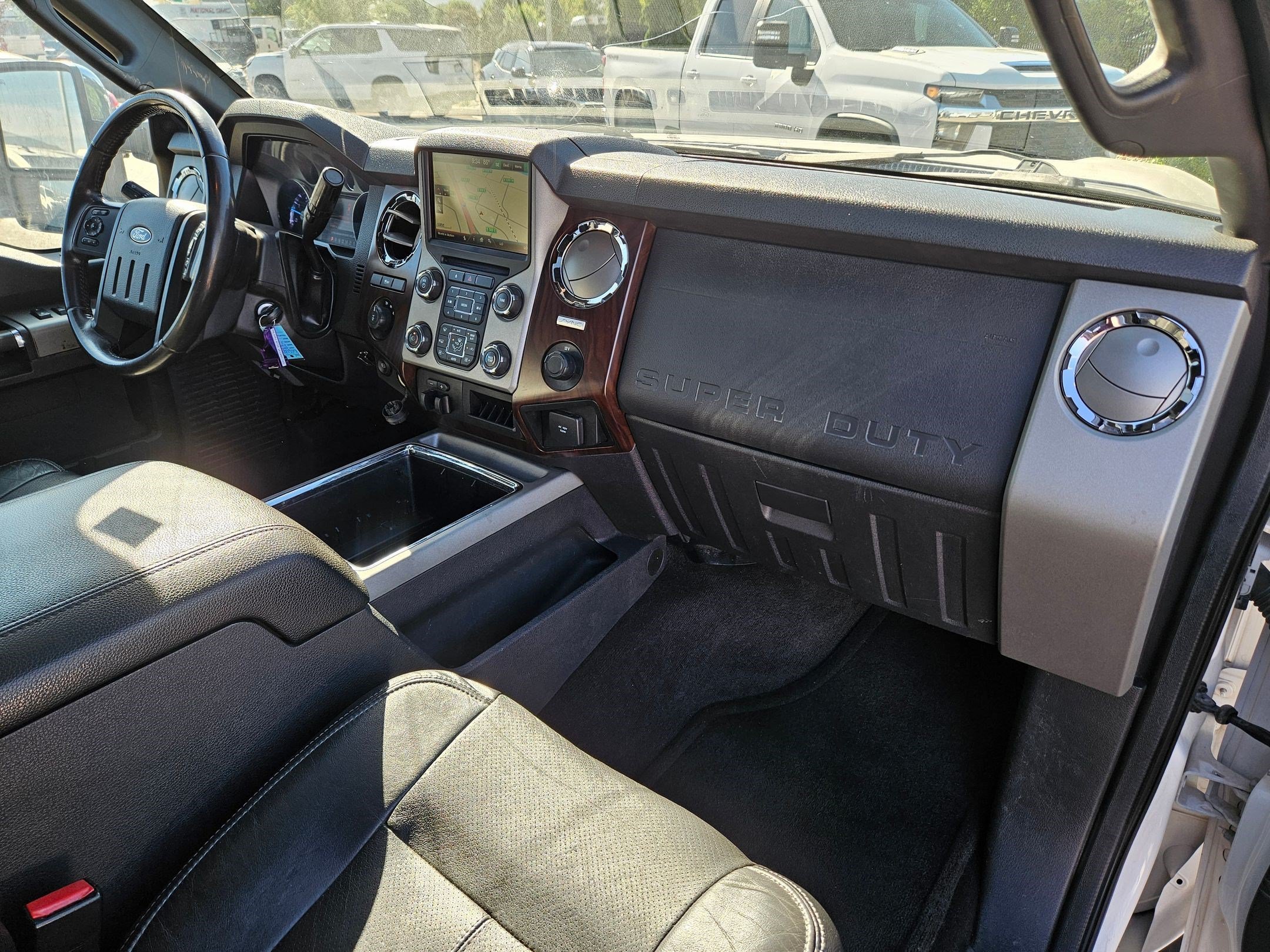 Used 2016 White Ford Lariat image 33