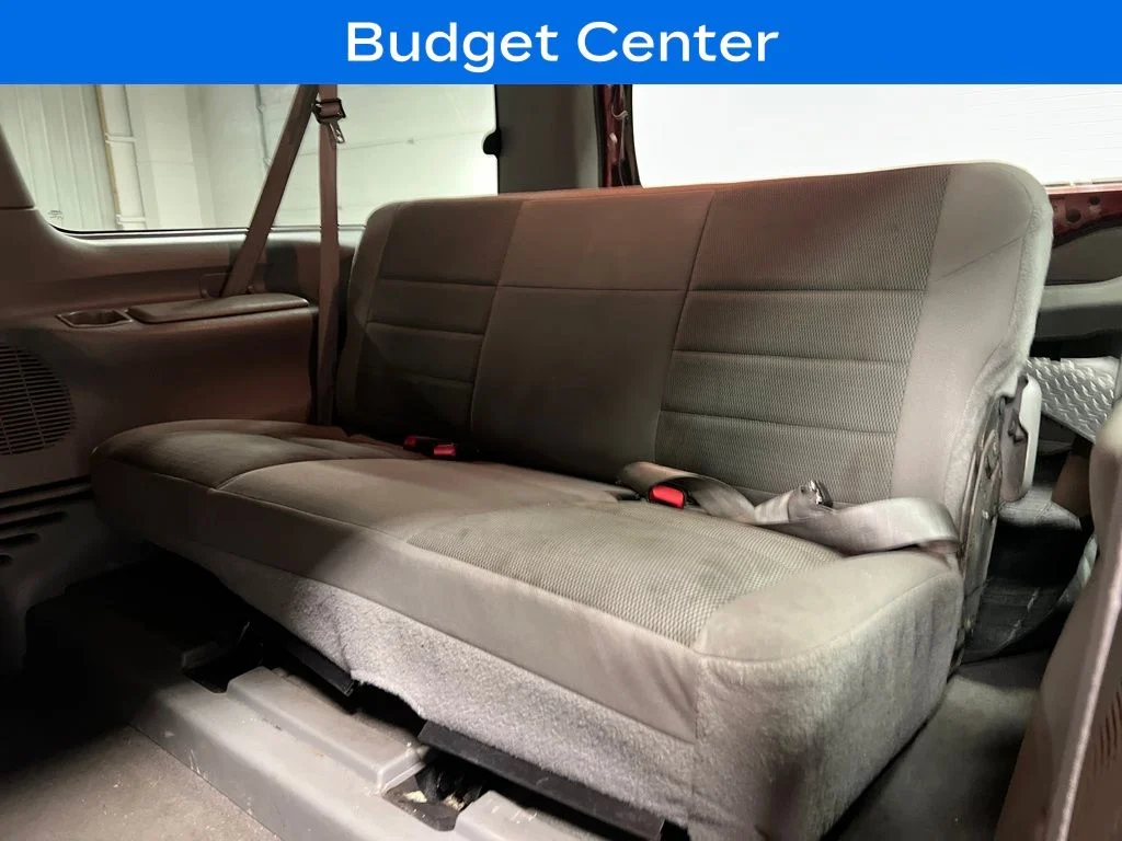 Used 2005 Red Ford XLS image 22