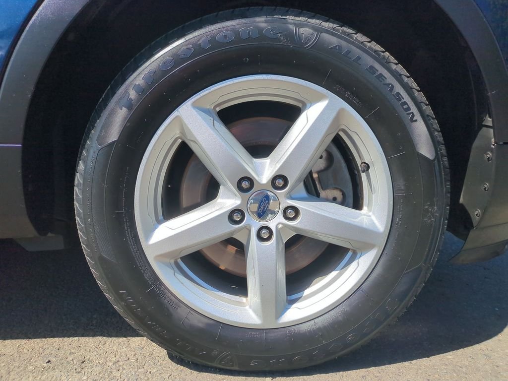 Used 2017 Blue Ford XLT image 9