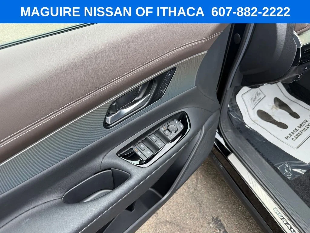 Used 2026 Black Nissan Platinum image 7