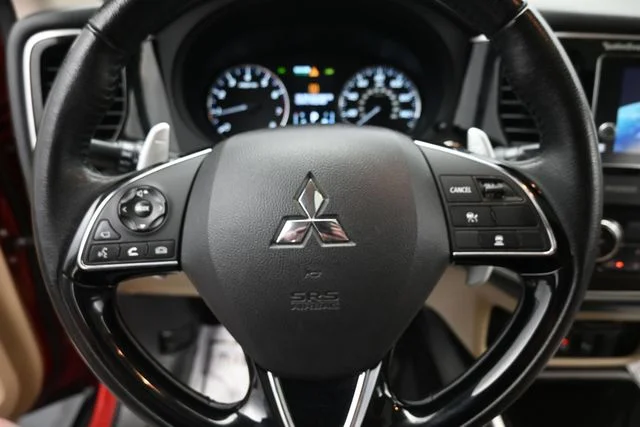 Used 2018 Red Mitsubishi GT image 18
