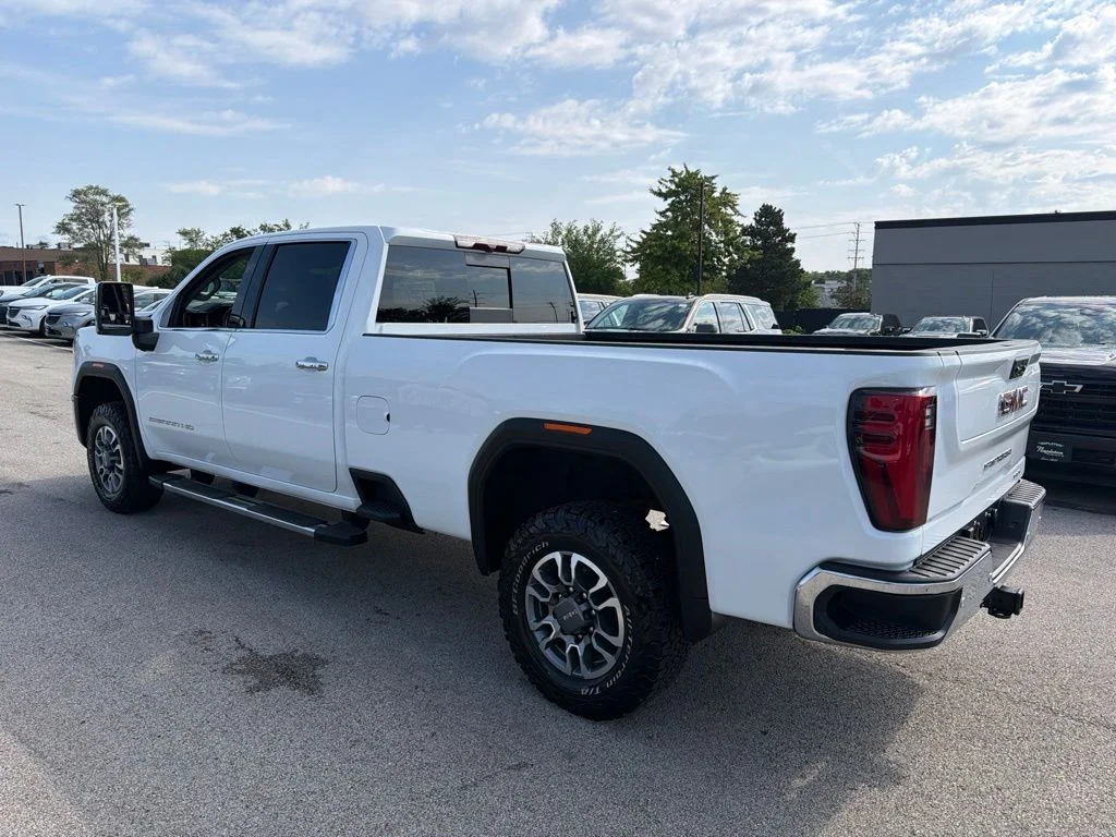 Used 2024 White GMC SLT image 5