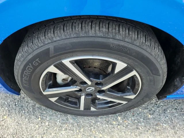 Used 2025 Blue Nissan SV image 21