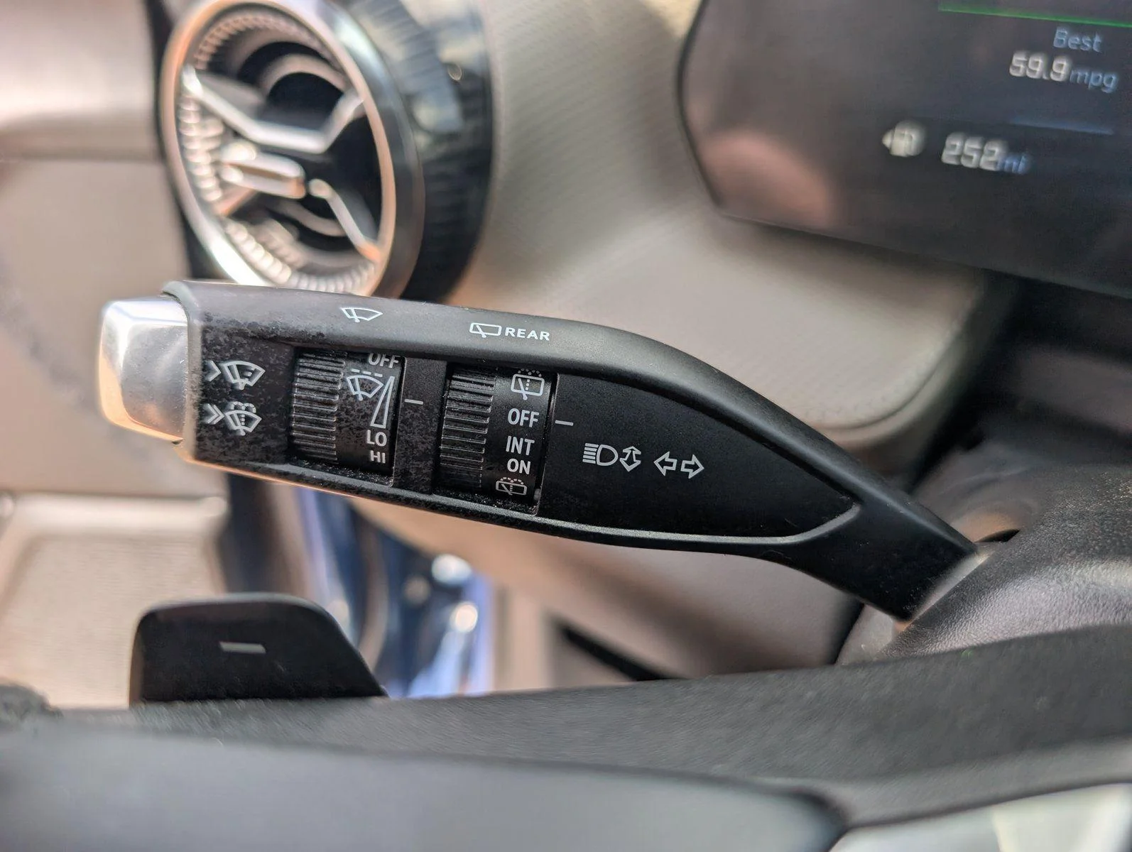 Used 2025 Lakeshore Blue Metallic Chevrolet LT image 26