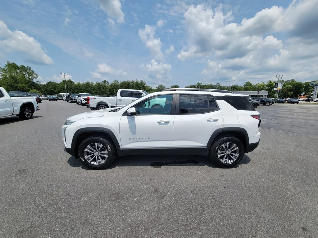Used 2025 Summit White Chevrolet LT image 2