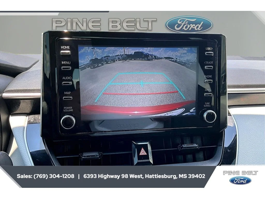 Used 2020 Barcelona Red Metallic Toyota SE image 15