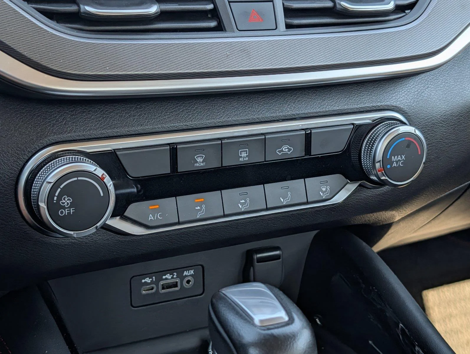 Used 2025 Silver Nissan SR image 19