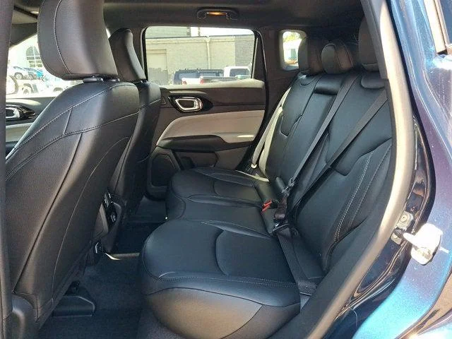 New 2026 Fathom Blue Pearl-Coat Exterior Paint Jeep Limited image 5