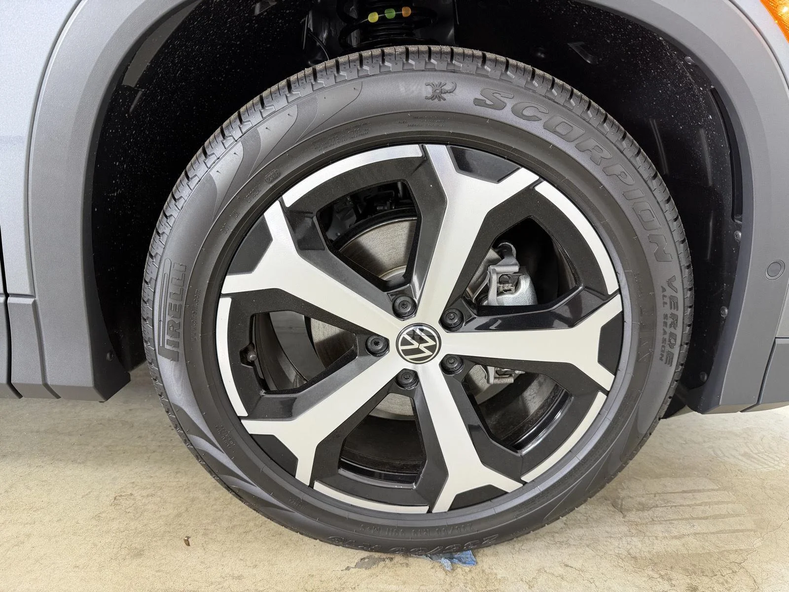 New 2026 Platinum Gray Metallic Volkswagen SE image 13