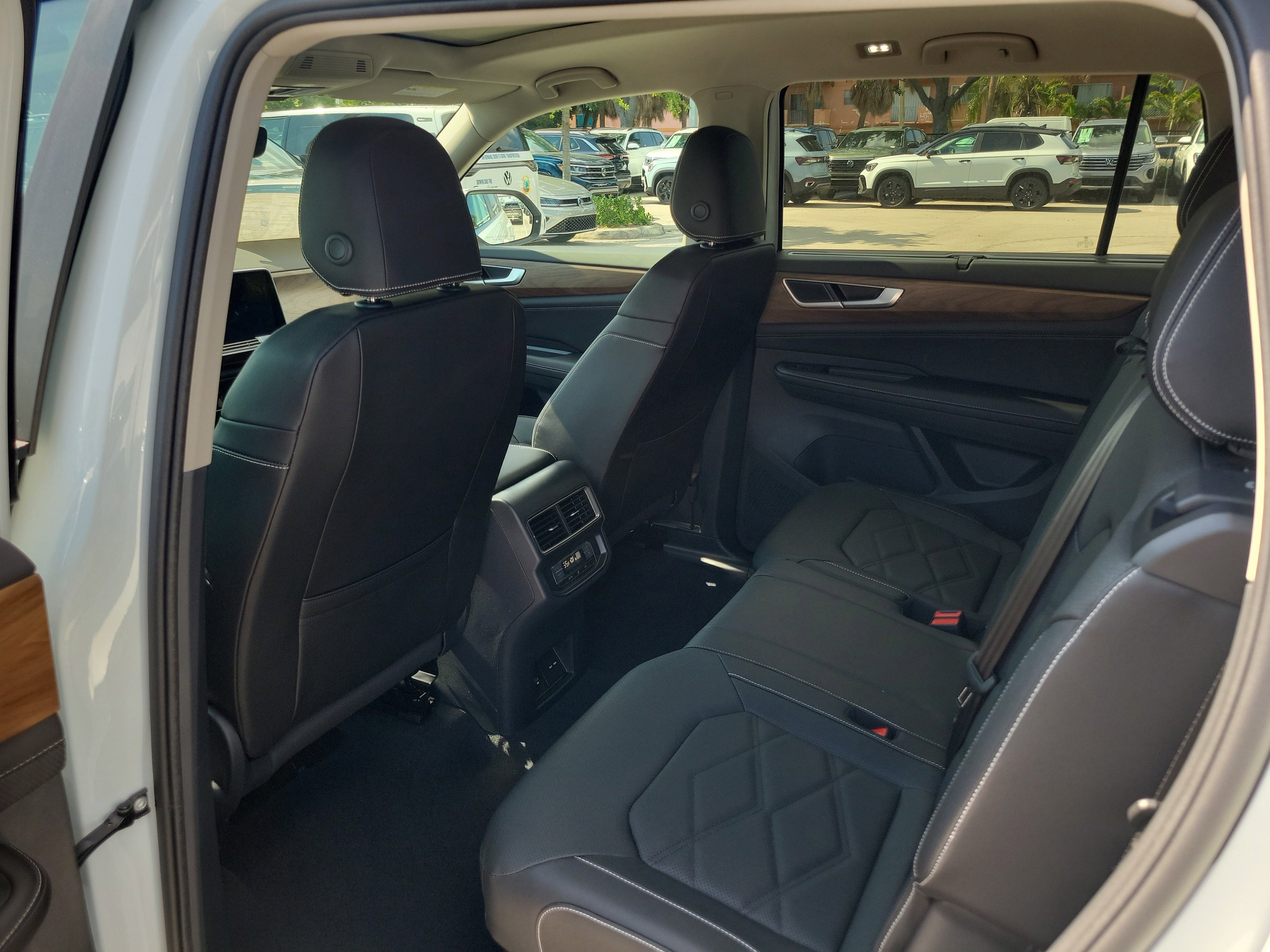 New 2026 White Volkswagen 2.0T SE w/Technology image 5