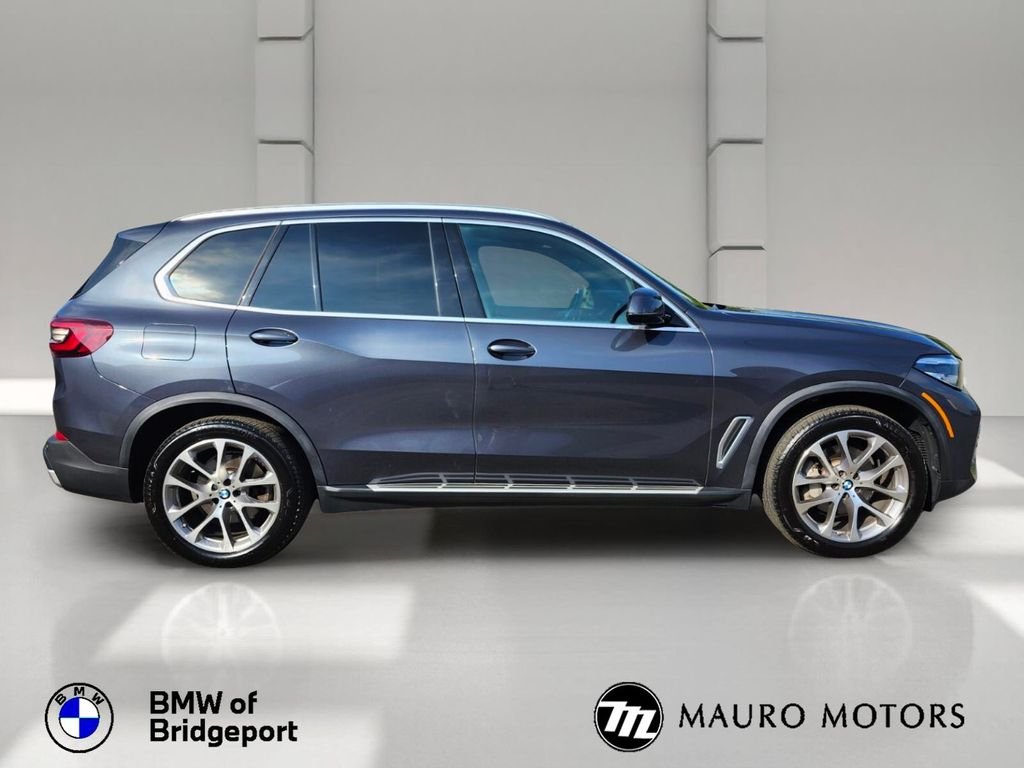 Used 2021 Gray BMW xDrive40i image 7