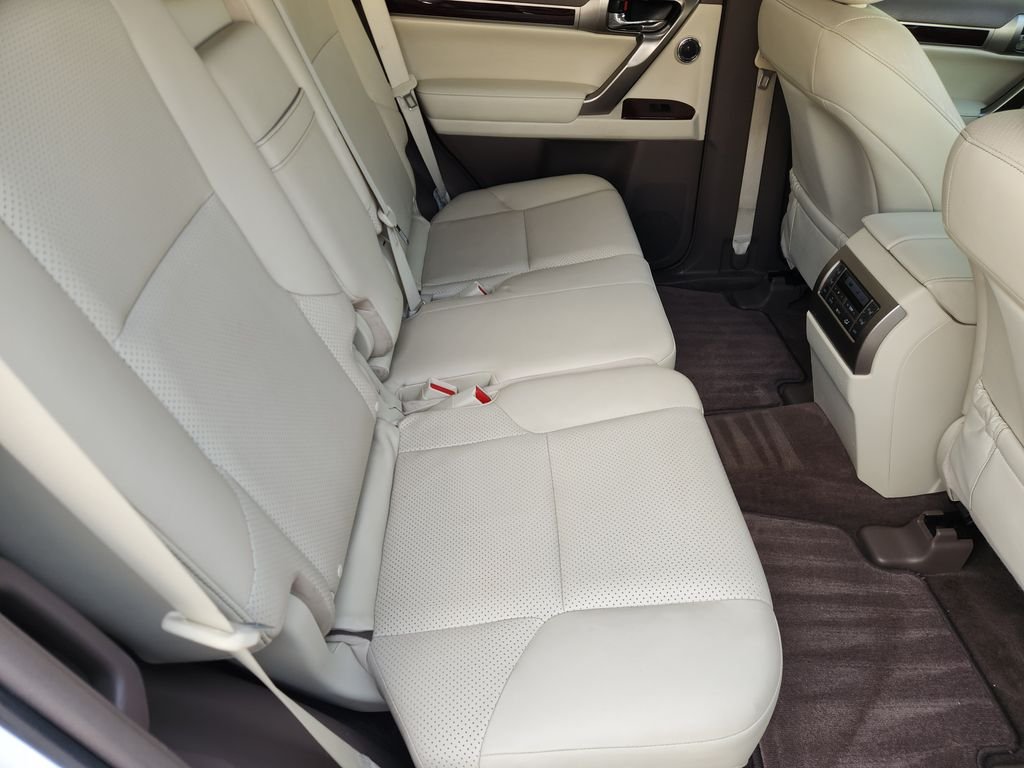 Used 2015 Starfire Pearl Lexus 460 Luxury image 32