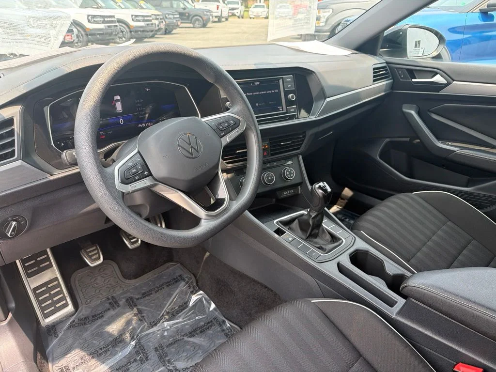 Used 2023 Silver Volkswagen 1.5T Sport image 15
