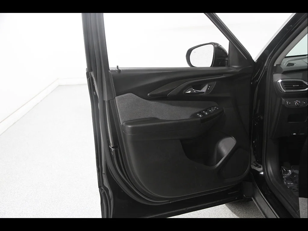 Certified Used 2023 MOSAIC BLACK METALLIC Chevrolet LT image 4