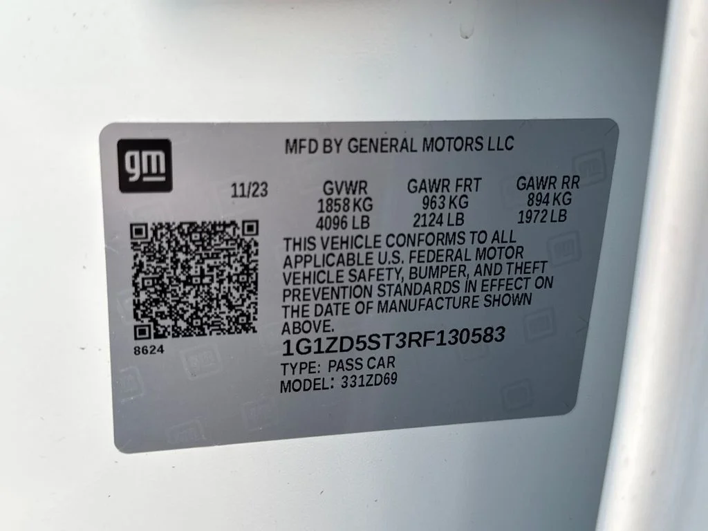 Used 2024 White Chevrolet LT image 30
