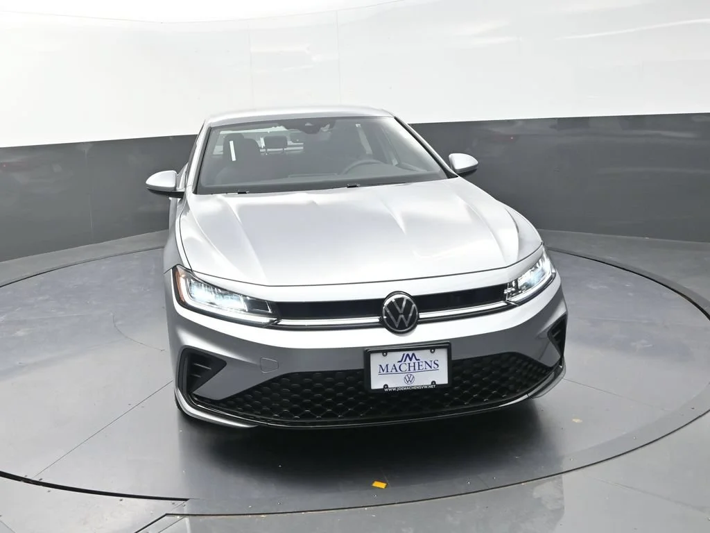 Used 2026  Volkswagen 1.5T Sport image 2