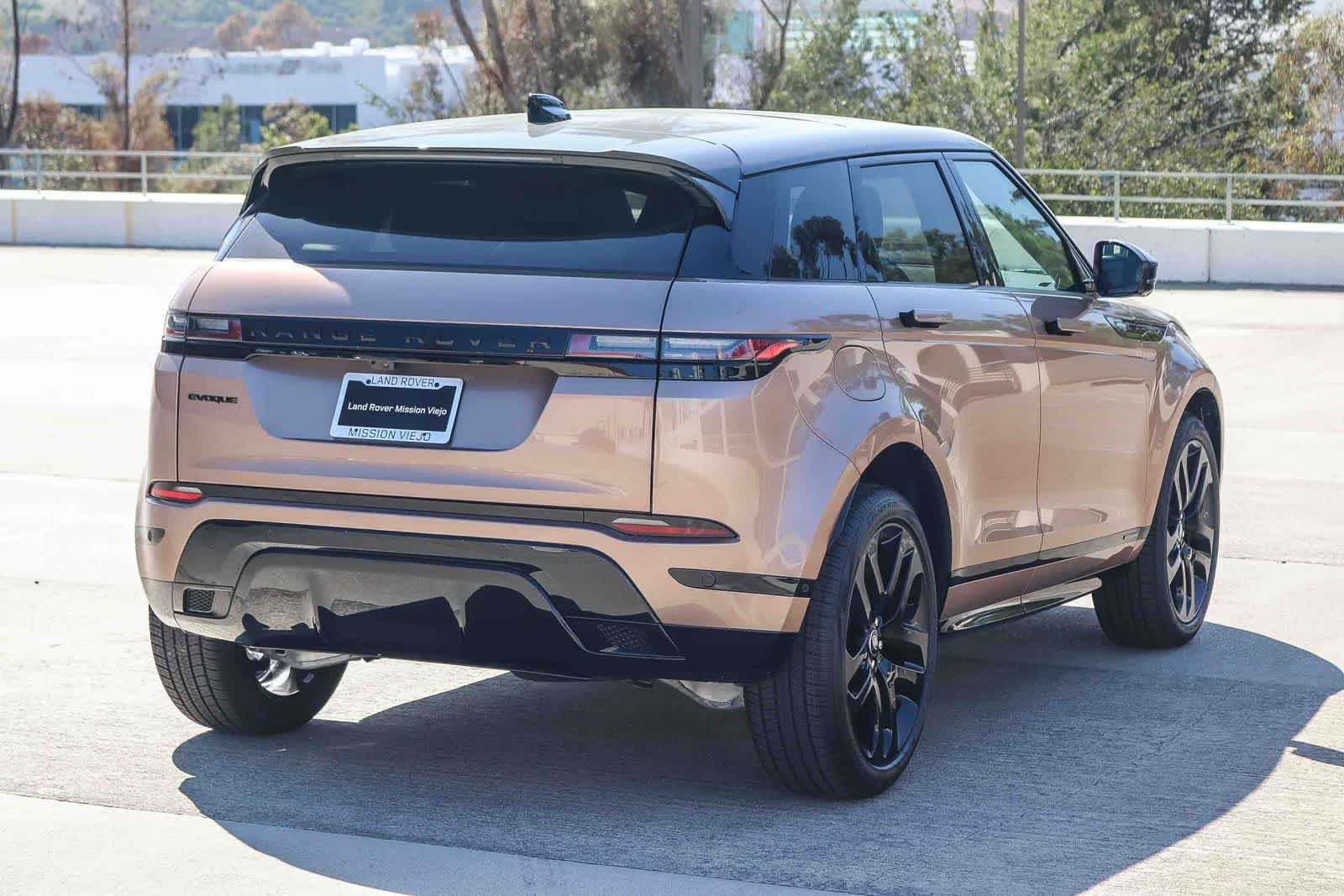 New 2026 Corinthian Bronze Land Rover Hoxton Edition image 4