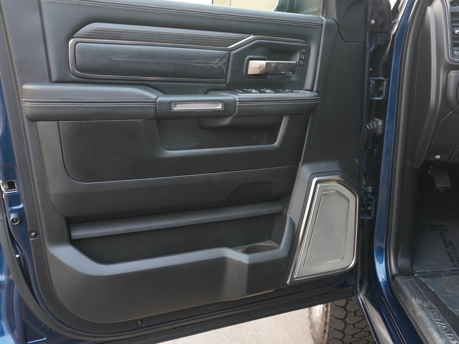 Used 2019 Patriot Blue Pearlcoat Ram Limited image 17
