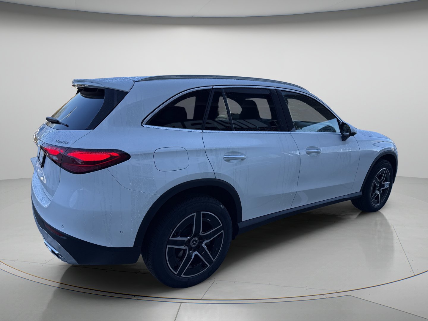 Used 2026 Polar White Mercedes-Benz GLC 300 image 5