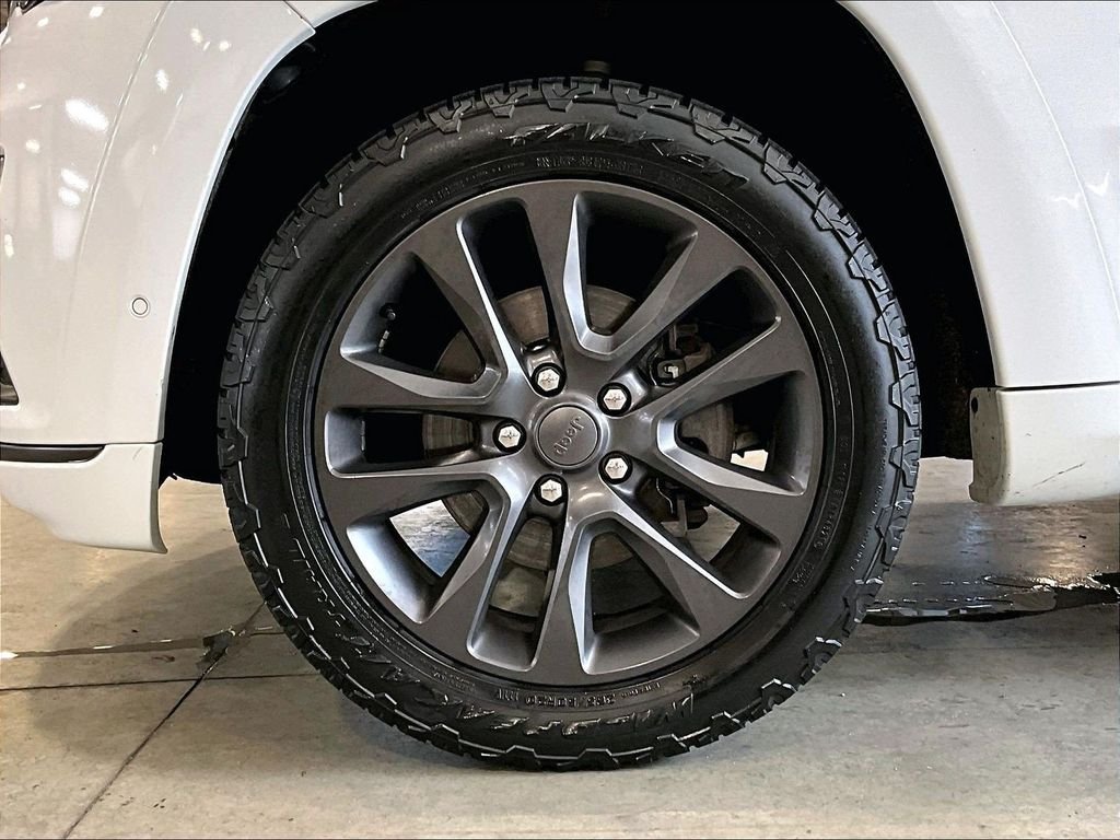 Used 2018 White Jeep Overland image 7