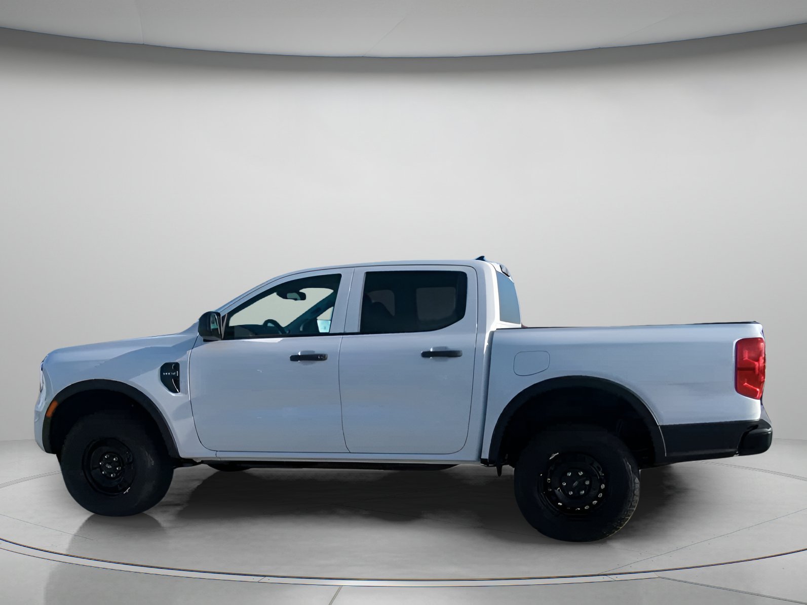 New 2026 Oxford White Ford XL image 14
