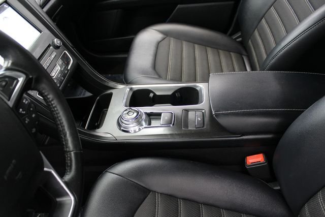 Used 2018 Shadow Black Ford SE image 23
