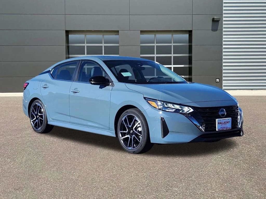 2025 Nissan Sentra SR - Photo 6