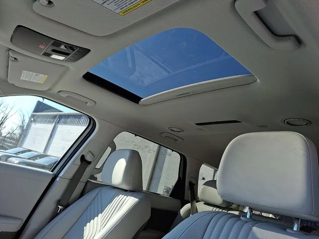 New 2026 Silver Hyundai SEL Premium image 15