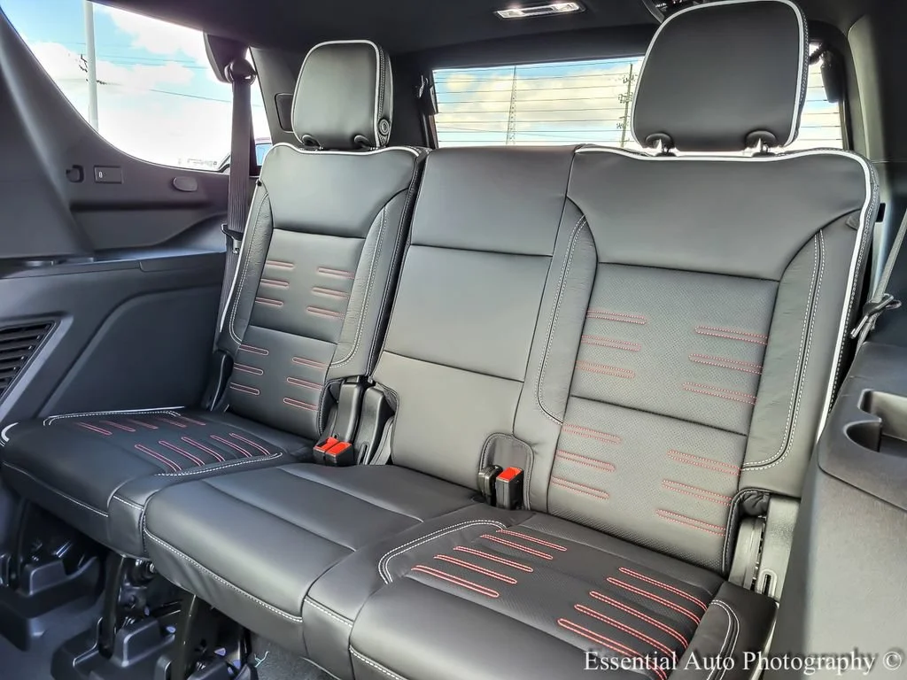 2026 GMC Yukon AT4 Ultimate - Photo 11