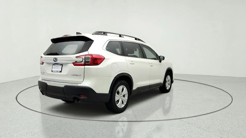 Used 2023 Crystal White Pearl Subaru 8-Seater image 5