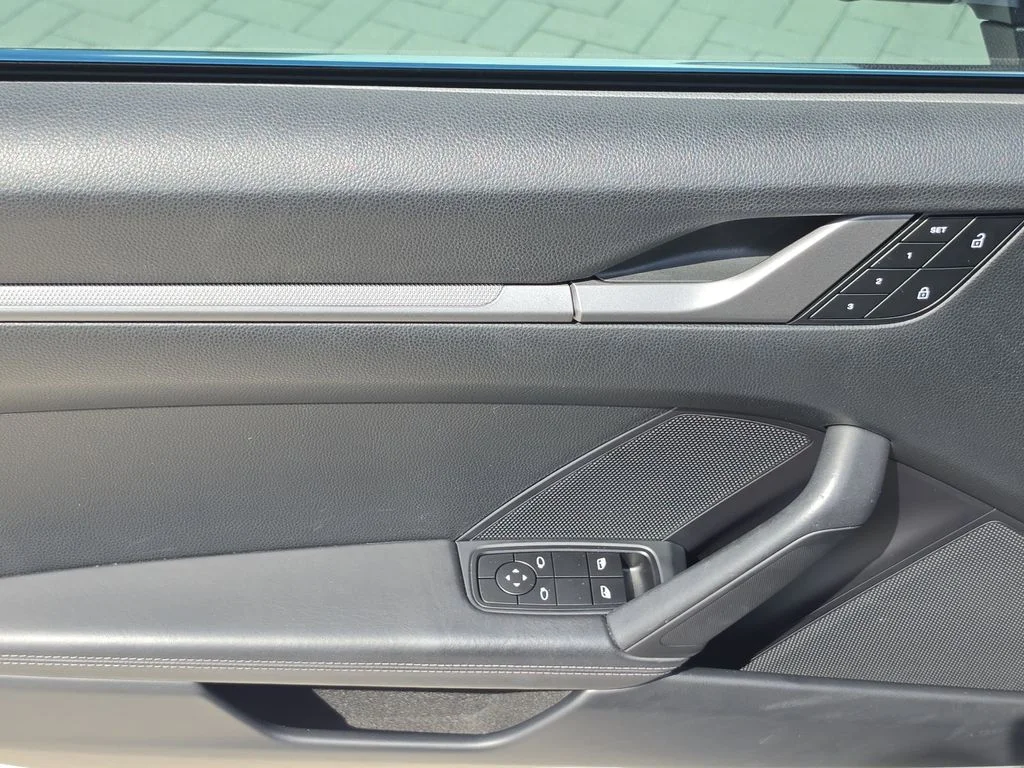 Used 2022 Blue Porsche Carrera image 9